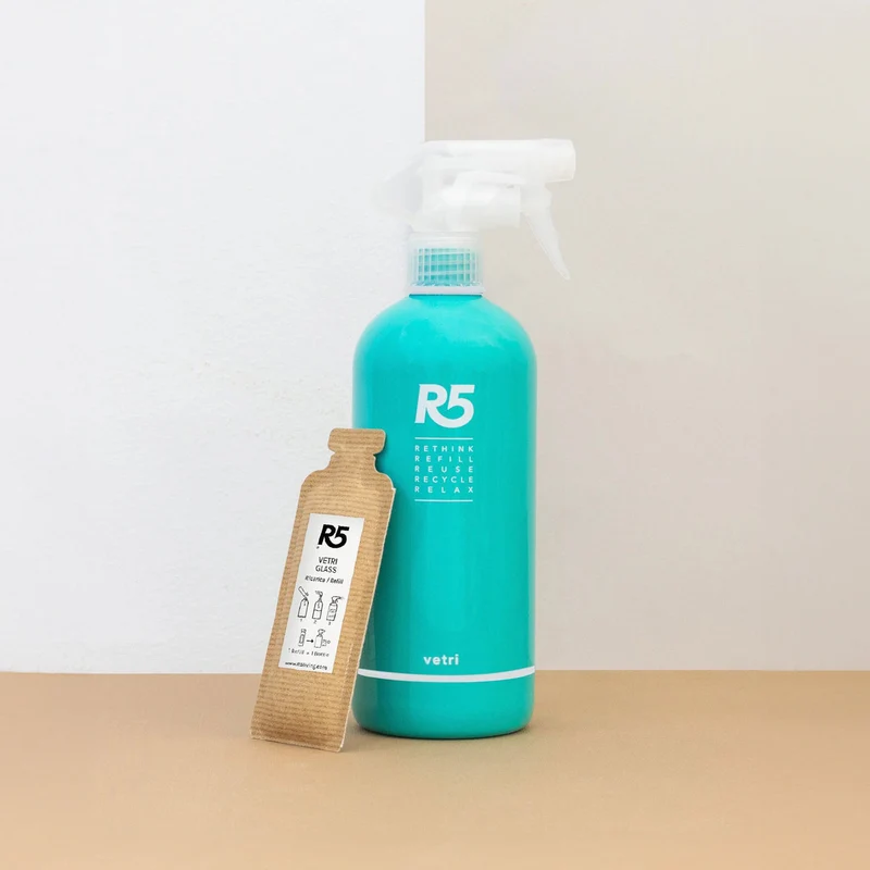 Kit detersivo vetri flacone + refill R5 LIVING