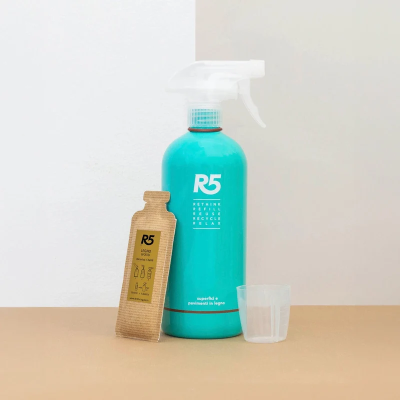 Kit detersivo legno flacone + refill R5 LIVING