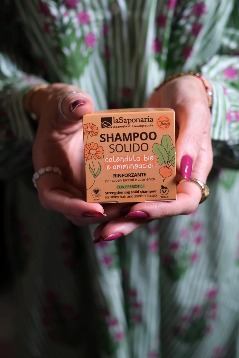 Shampoo solido rinforzante
