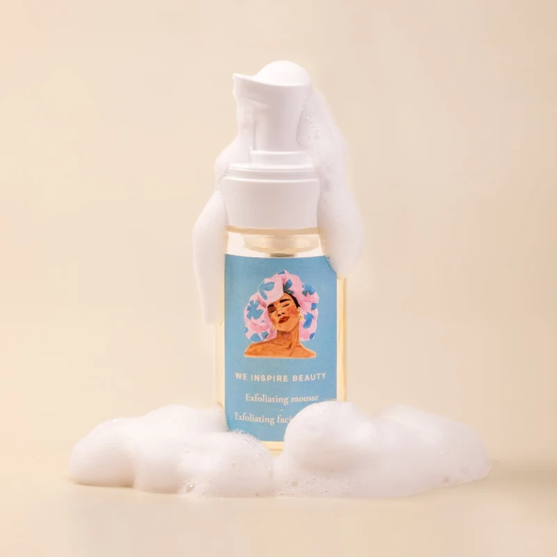 Mousse viso detergente esfoliante WE INSPIRE BEAUTY