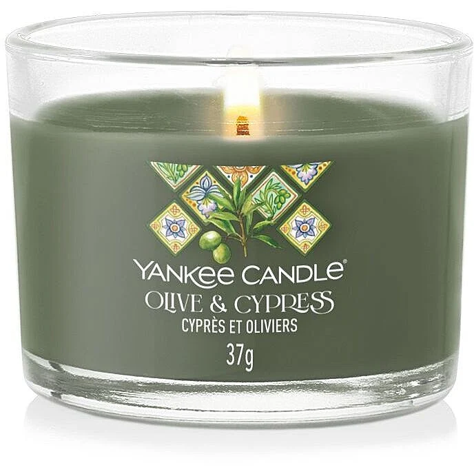 Yankee Candle - Candela votiva in vetro Olive & Cypress